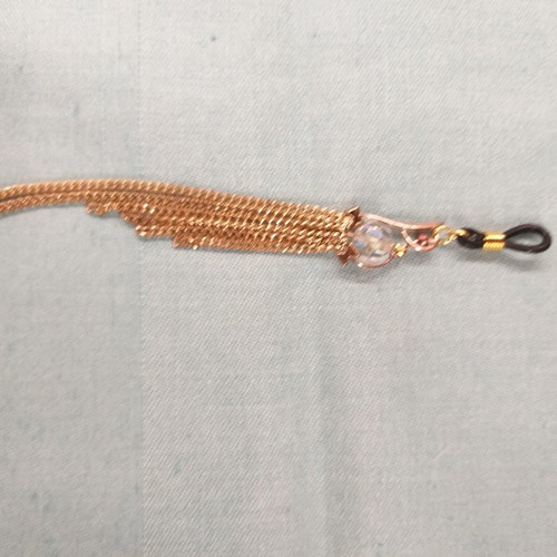 Glasses earring with hanging chains in gold color