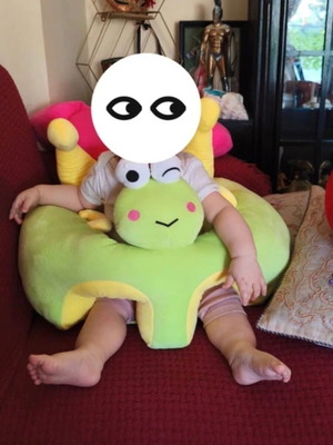 Baby plush support armchair frog design like new