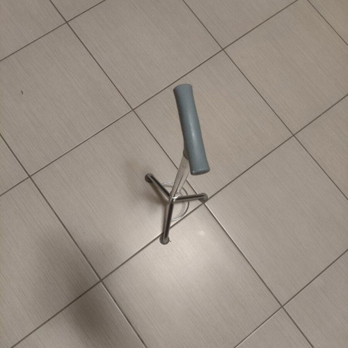 Pi tripod like new with adjustable height