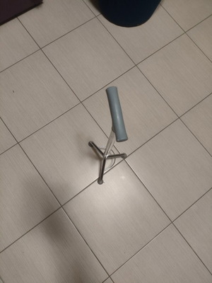 Pi tripod like new with adjustable height