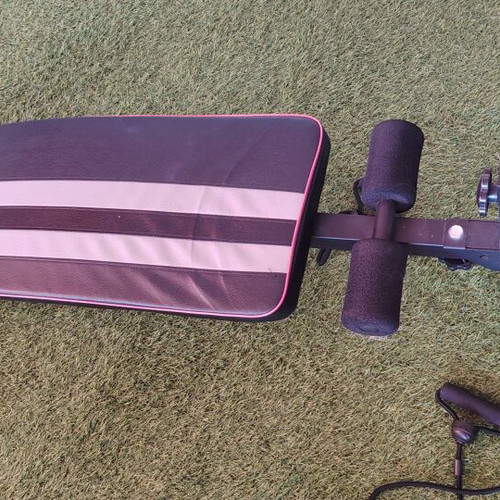 Abdominal bench with resistance bands like new, adjustable