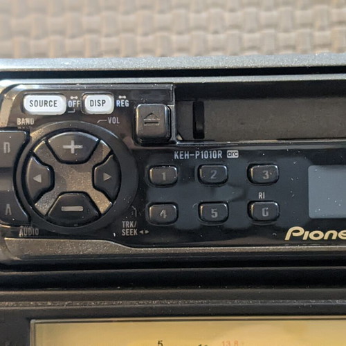 Pioneer KEH-P1010R car stereo like new