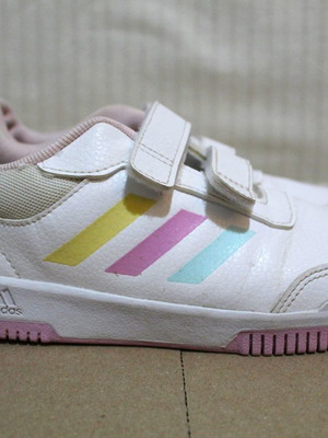 Girls' Adidas athletic shoes used, size 35, white