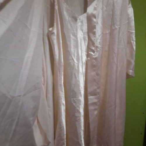 Satin bathrobe and nightgown like new