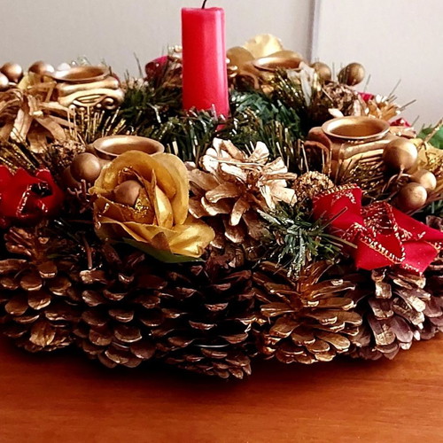 Christmas wreath like new with candles and decorative elements
