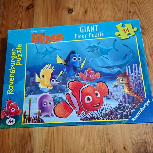 Finding Nemo puzzle collectible like new