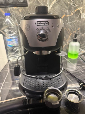 Espresso machine like new with milk frother attachment