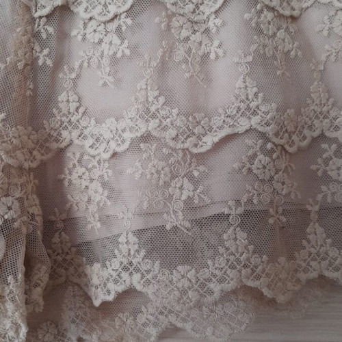 Lace shorts like new, beige, medium size, low waist