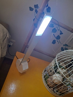 Table lamp with USB like new