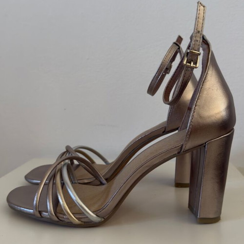 Marco Tozzi gold sandals with tricolor straps like new
