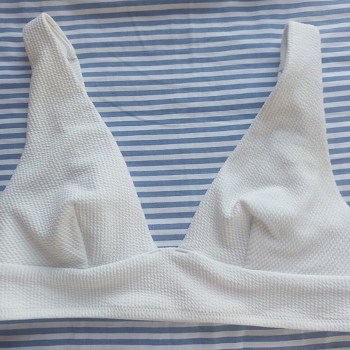 Bikini top H&M white size S like new without padding