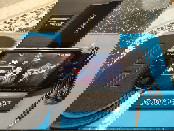 Sony PSP 3004 пълен пакет с игри!