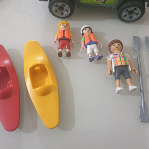 Playmobil 4x4 vehicle and kayak used with 3 figures and 2 canoes