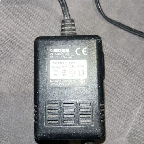 Boss GT-8 multi-effects pedal like new with bag and original power supply