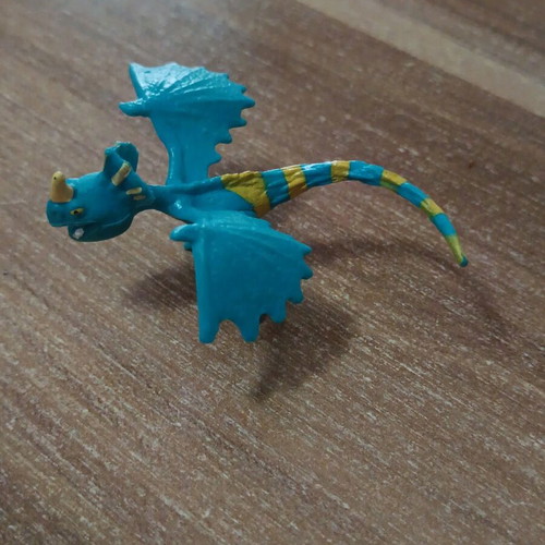 Stormfly How to Train Your Dragon figure like new, 7cm length