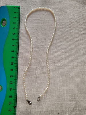 Vintage necklace with delicate pearls fo bizou, like new
