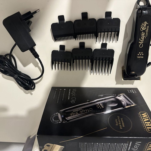 Wahl Magic Clipper like new with charger and guards