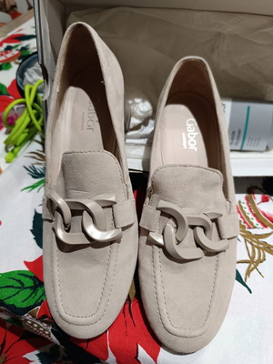 Gabor women's beige moccasin shoes like new, size 38