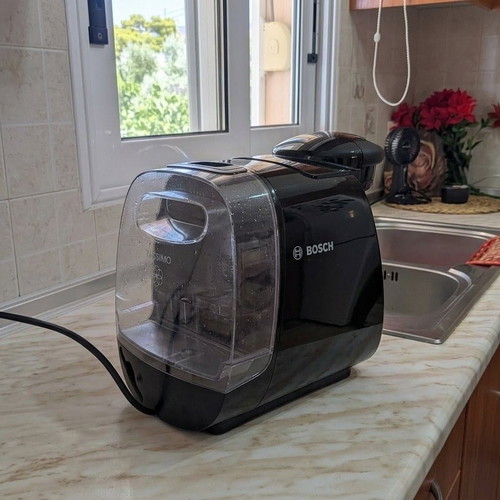 Bosch Tassimo coffee machine like new with reusable capsule