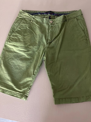 Zara shorts used, khaki, waist size 32