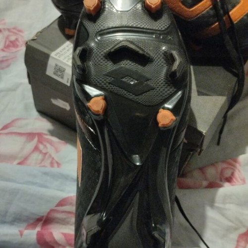 Lotto football shoes like new, size 42, black and orange