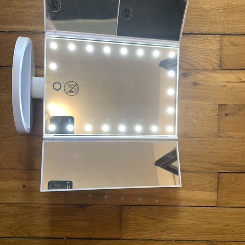 Lighted tabletop mirror like new