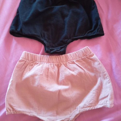 Girls' shorts pack of 2 like new, black and pink, ages 2-3