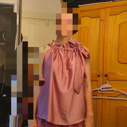 Pink blouse with bow like new, size M