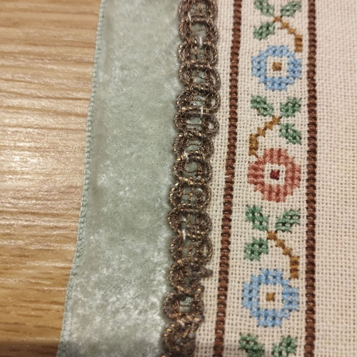 Handmade embroidery like new with velvet finish 36.5×27