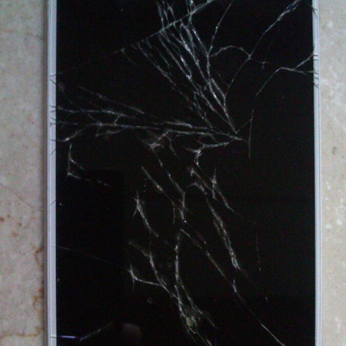 Huawei Mate 10 Lite 64GB smartphone with cracked screen
