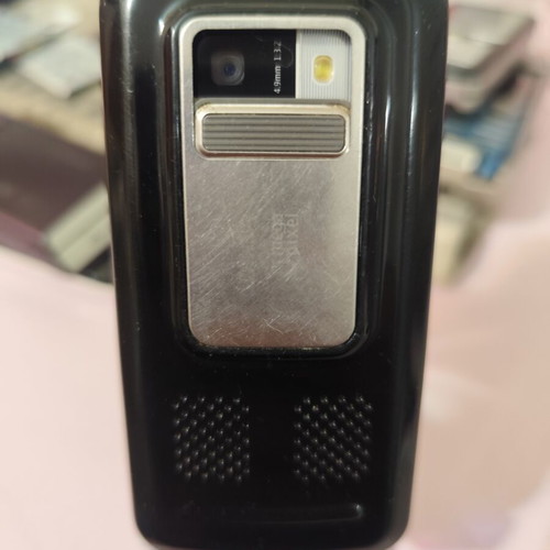 Nokia 6110 Navigator used without battery and charger