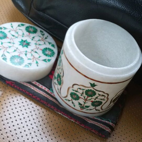 Marble jewelry box used with inlays