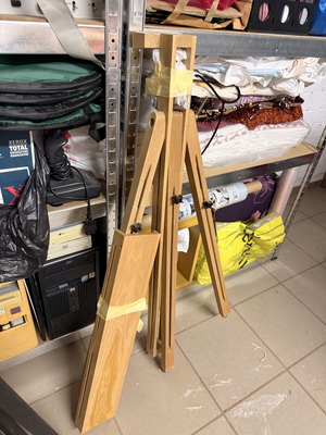 Large adjustable painting easel, like new