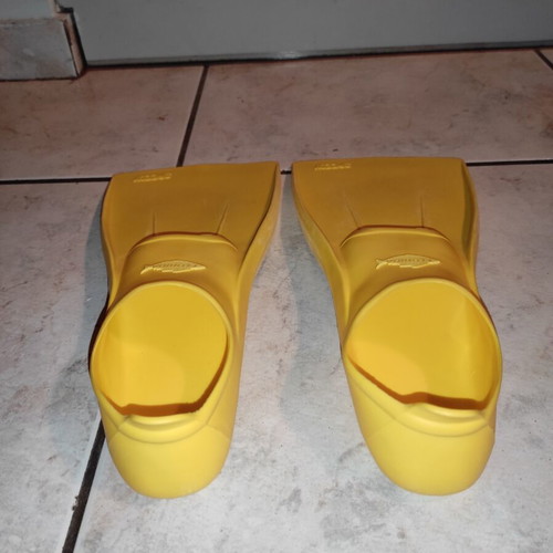 Florida Speedy swim fins size 28-30 yellow like new