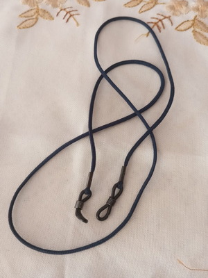Glasses cord like new, blue color