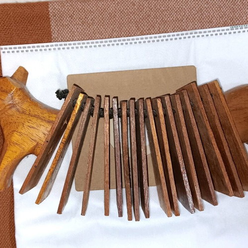 Wooden percussion instrument clacker used "gecko clacker"