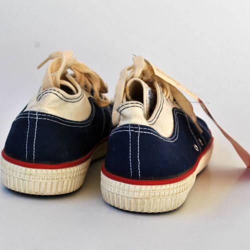 Benetton vintage blue canvas sneakers size 40