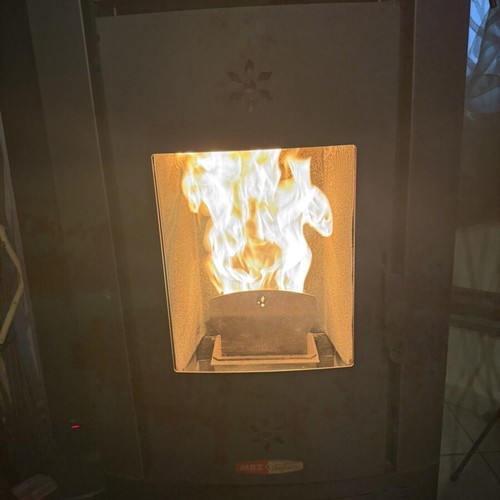 MBZ Italfuoco Ambra Hydro 24kW pellet stove like new