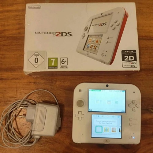 Nintendo 2DS like new with box stylus and charger