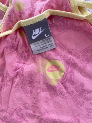 Nike Vintage 90s/Y2K Tank Top in Excellent Condition