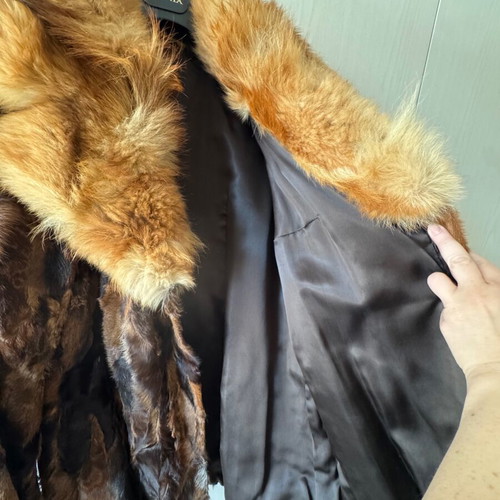 Vintage real fur coat with impressive fox collar, like new, beige and brown