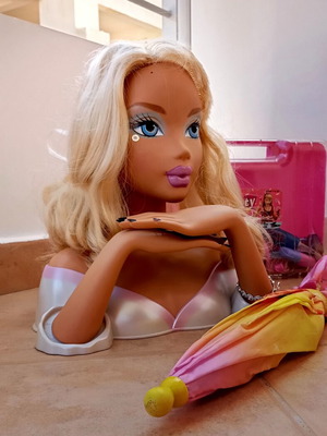 Doll head styling set with hairdressing accessories used