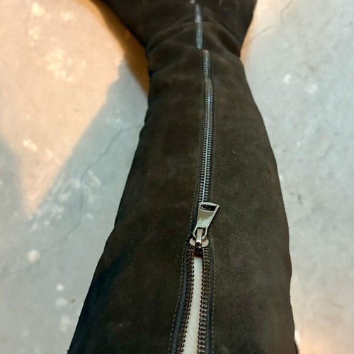 Black boots size 38 like new, leather and suede