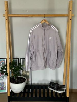 Adidas windproof unisex jacket XL like new, purple