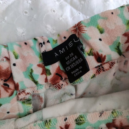 Amisu summer women's shorts small like new, multicolored