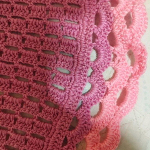 Handmade baby blanket new, acrylic yarn, fuchsia and pink