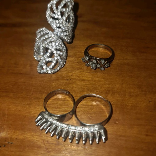 Faux Bijoux rings used, set of 4 with rhinestones