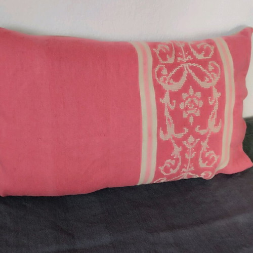 Large woven pillowcase like new with handmade embroidery 80x50 cm