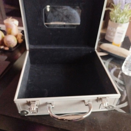 Cosmetic organizer case like new, silver