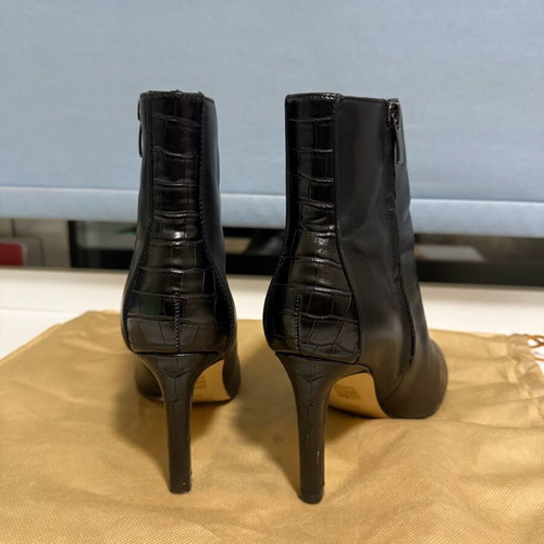 Black ankle boots with heel like new, size 36.5